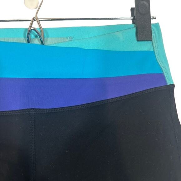Lululemon Black & Blue Groove Athletic Crop Capri Leggings Women Sz 6 - Picture 5 of 6
